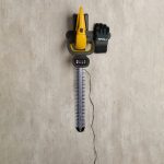 STIGA akkumulátoros sövényvágó HT 300e Kit (akkumulátorral és töltővel)