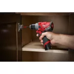 Milwaukee M12 FDD-202X FUEL™ akkus szénkefe nélküli fúró-csavarozó (2 x 2.0 Ah Li-ion akkuval)
