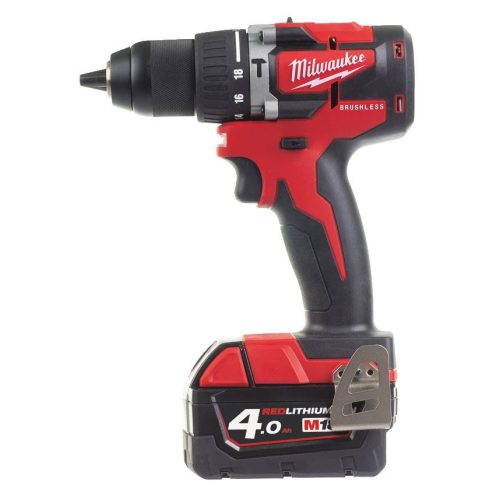 Milwaukee M18 CBLPD-402C akkus kompakt szénkefe nélküli ütvefúró-csavarozó (2 x 4.0 Ah Li-ion akkuval)