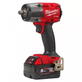   Milwaukee M18 FMTIW2F12-502X FUEL™ akkus közepes nyomatékú ütvecsavarozó biztosítógyűrűvel, 1/2" négyszög meghajtással (2 x 5.0 Ah Li-ion akkuval)