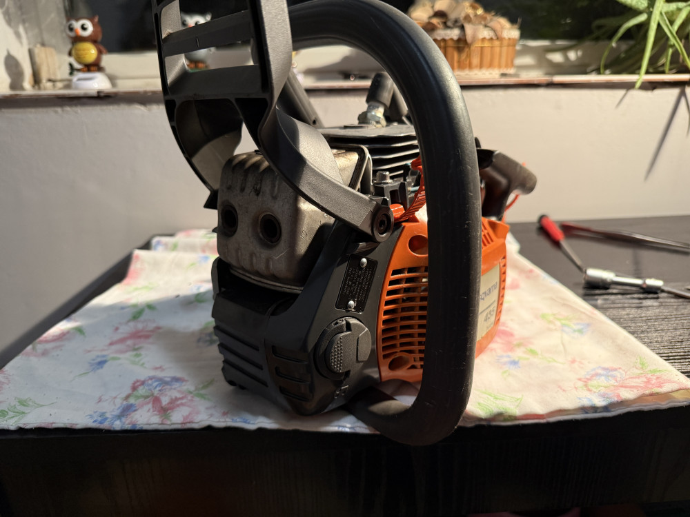   Husqvarna Forgattyúsház (Szürke) -  435, 435e, 440 Mark II, 435e láncfűrészhez
